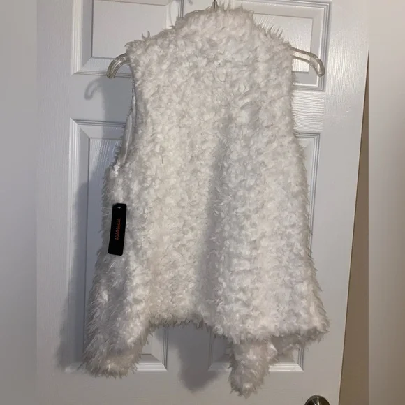 Ambiance Outerwear Fur Vest - Picture 2 of 3